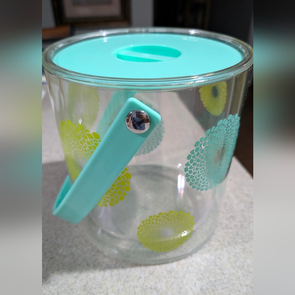 Clear Plastic Ice Bucket with Teal Lid and Handle